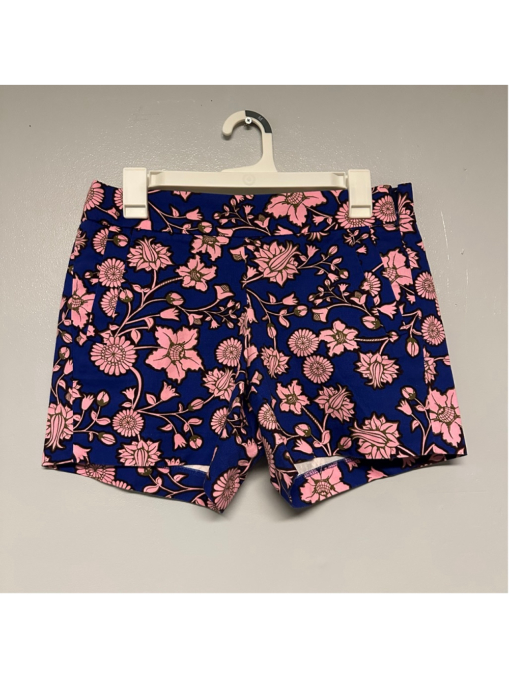 Women's J.CREW city fit Floral chino Shorts pink and blue Size 2 100% cotton